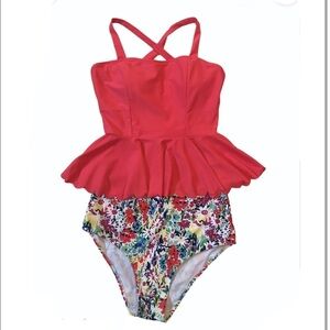 Two Piece Scalloped Tankini Swimwear Size M